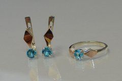 Серебряный набор украшений с пластинами из золота 044 22