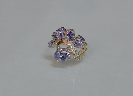 Серебряное кольцо с золотыми вставками 153к 21