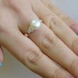 Серебряное кольцо с жемчугом 111к 15