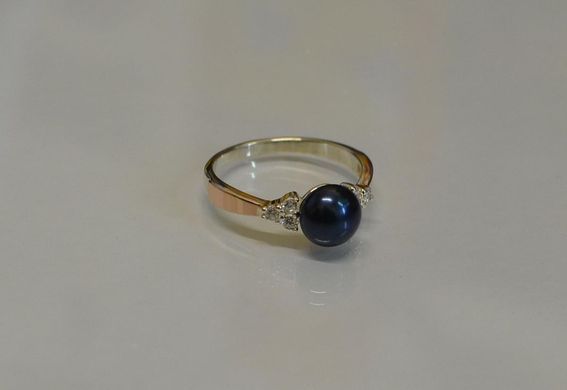 Серебряное кольцо с жемчугом 111к 15
